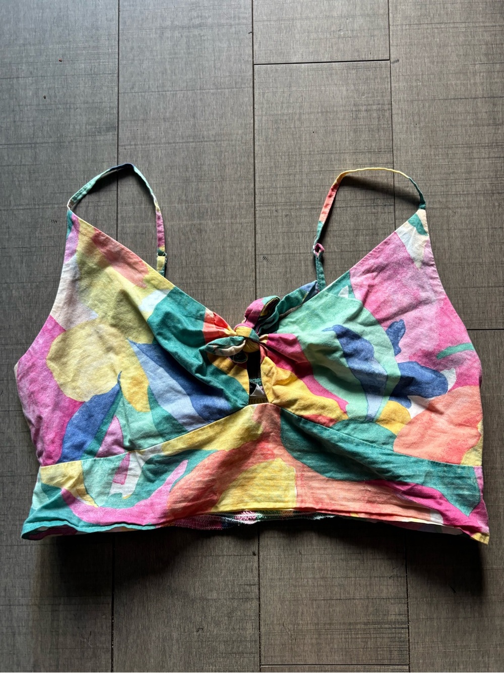 4 for $25- Vintage Reitmans Tropical Multicolor Tie-Front Crop Camisole